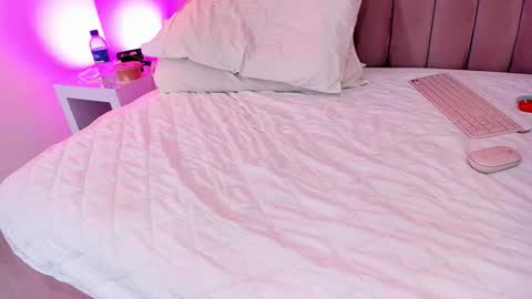 Marcela online show from October 2025 07:14:01 PM