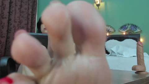 Roma Calderon online show from May 2026 04:07:02 AM