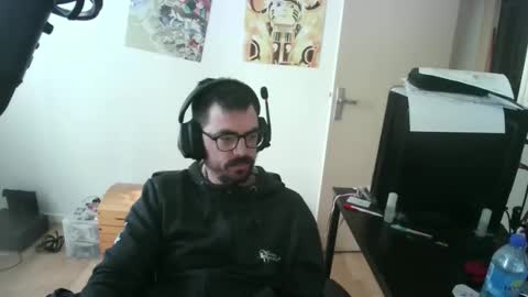 Snapshot of romainb72 chatting on April 2026 08:53:02 AM romainb72 online show from April 2026 08:53:02 AM