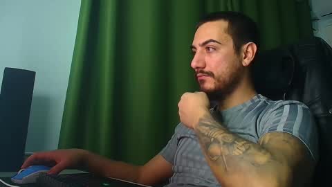 Snapshot of romaniamaster1 chatting on January 2026 07:12:02 AM romaniamaster1 online show from January 2026 07:12:02 AM