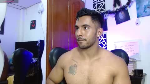 Roman online show from November 2025 09:27:02 PM