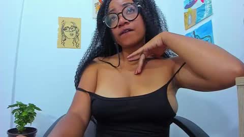 Snapshot of romantic_stargirl chatting on March 2025 01:43:01 AM Is A Belle online show from March 2025 01:43:01 AM