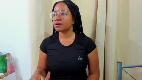 Snapshot of romantic_stargirl chatting on October 2025 09:08:02 PM Is A Belle online show from October 2025 09:08:02 PM