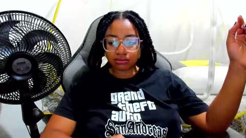 Snapshot of romantic_stargirl chatting on November 2025 03:57:01 PM Is A Belle online show from November 2025 03:57:01 PM