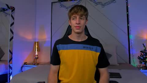 Romeo Ricci online show from December 2025 04:25:02 PM