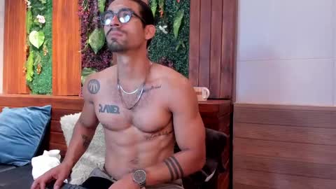 Snapshot of romeocolin_ chatting on January 2025 05:37:02 AM R O M E O online show from January 2025 05:37:02 AM