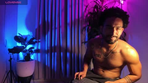 Snapshot of romeocolin_ chatting on September 2025 05:51:02 AM R O M E O online show from September 2025 05:51:02 AM