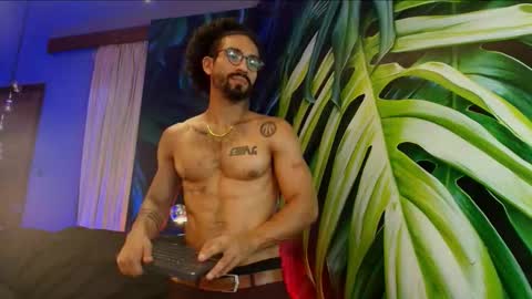 Snapshot of romeocolin_ chatting on February 2026 09:08:01 AM R O M E O online show from February 2026 09:08:01 AM