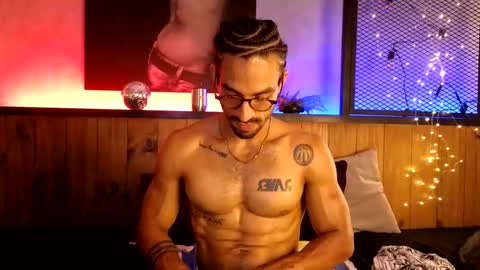 Snapshot of romeocolin_ chatting on February 2026 06:41:02 AM R O M E O online show from February 2026 06:41:02 AM