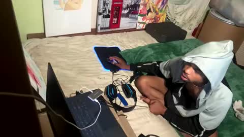 Snapshot of romeotyn chatting on February 2025 07:33:02 AM romeotyn online show from February 2025 07:33:02 AM