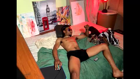 Snapshot of romeotyn chatting on February 2025 11:20:01 PM romeotyn online show from February 2025 11:20:01 PM