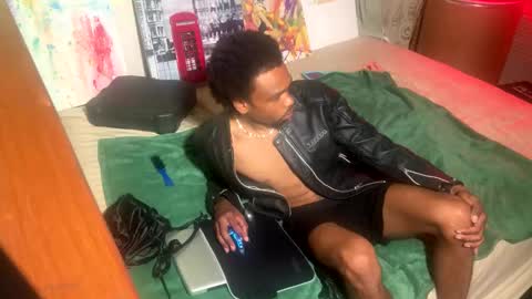 Snapshot of romeotyn chatting on February 2025 05:41:01 AM romeotyn online show from February 2025 05:41:01 AM