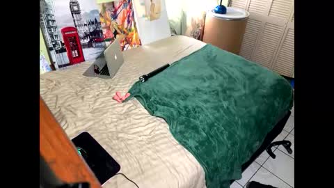 Snapshot of romeotyn chatting on February 2025 06:48:01 PM romeotyn online show from February 2025 06:48:01 PM