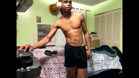 Snapshot of romeotyn chatting on February 2025 06:50:02 AM romeotyn online show from February 2025 06:50:02 AM