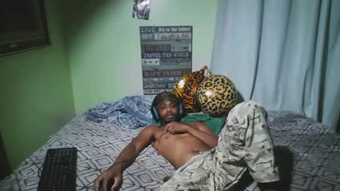 Snapshot of romeotyn chatting on September 2025 11:08:01 PM romeotyn online show from September 2025 11:08:01 PM