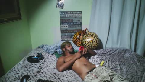 Snapshot of romeotyn chatting on September 2025 02:48:02 AM romeotyn online show from September 2025 02:48:02 AM