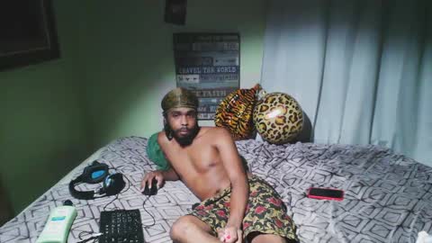 Snapshot of romeotyn chatting on October 2025 05:48:02 AM romeotyn online show from October 2025 05:48:02 AM