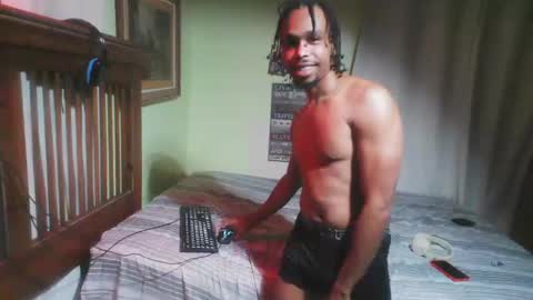 Snapshot of romeotyn chatting on October 2025 01:06:02 AM romeotyn online show from October 2025 01:06:02 AM