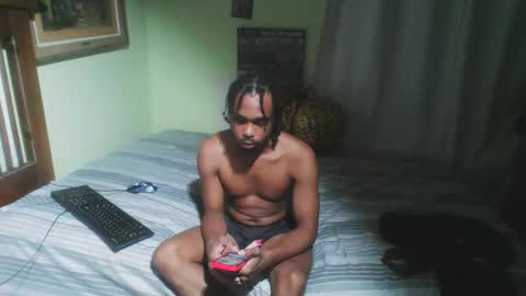 Snapshot of romeotyn chatting on October 2025 02:44:01 AM romeotyn online show from October 2025 02:44:01 AM