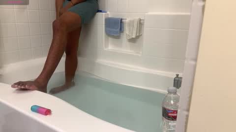 Snapshot of romeotyn chatting on February 2026 07:48:01 PM romeotyn online show from February 2026 07:48:01 PM