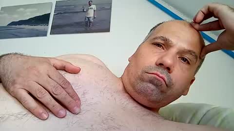 Snapshot of ron_butze chatting on June 2026 02:48:02 PM Ron Butze online show from June 2026 02:48:02 PM