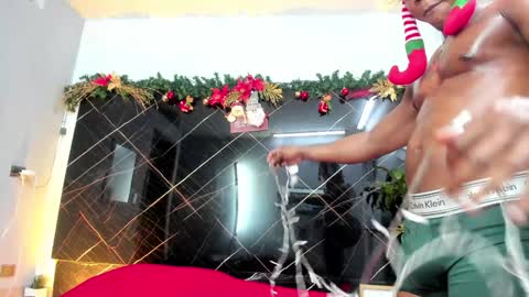 Ronnie 777 online show from December 2024 09:39:02 PM