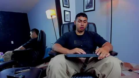 ronnie_crawford online show from July 2026 07:16:01 PM