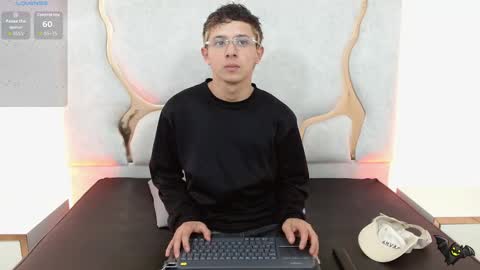 Snapshot of rooy_tay chatting on November 2025 03:05:01 AM rooy online show from November 2025 03:05:01 AM