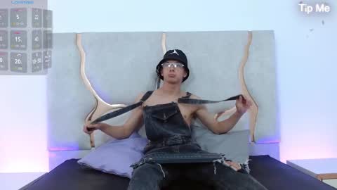 Snapshot of rooy_tay chatting on November 2025 03:06:01 AM rooy online show from November 2025 03:06:01 AM