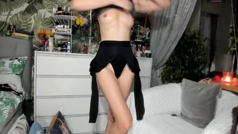 Aurora online show from February 2025 10:42:02 PM