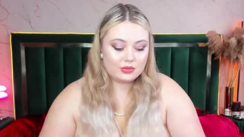 Chloe online show from October 2025 10:27:01 AM