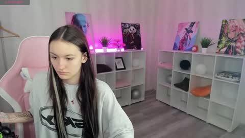 Viola online show from May 2026 12:52:01 AM