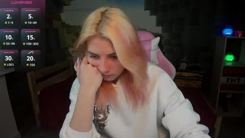 Snapshot of rosahayes chatting on April 2026 08:23:02 AM Call me Rosa online show from April 2026 08:23:02 AM