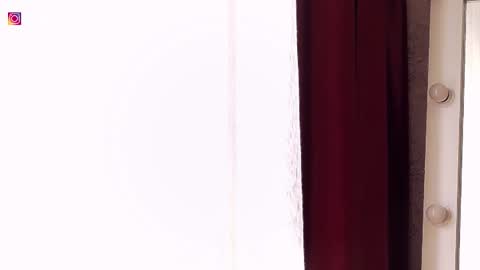 Snapshot of rosaliefetish chatting on September 2025 06:14:01 AM Rosalie online show from September 2025 06:14:01 AM