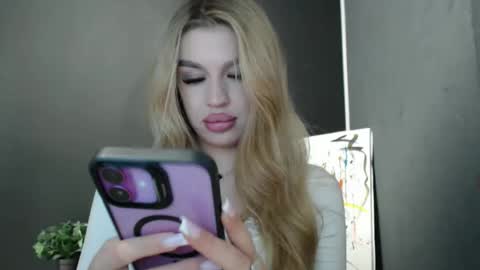 Rosalina online show from November 2025 02:32:02 PM