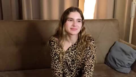 Kylie online show from November 2025 03:23:02 PM