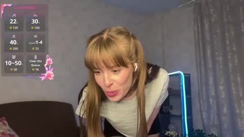 Snapshot of rosamoore chatting on March 2026 02:51:01 PM RoosaMoore online show from March 2026 02:51:01 PM