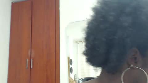 Snapshot of rose_valentiine chatting on March 2026 01:04:02 PM rose_valentiine online show from March 2026 01:04:02 PM