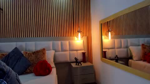 roseaurora online show from January 2026 01:03:01 PM