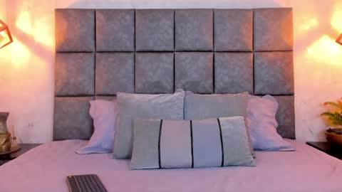 roseaurora online show from April 2026 11:37:01 AM