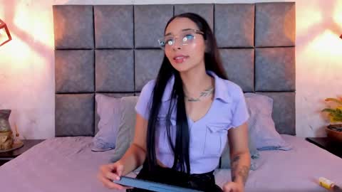 roseaurora online show from May 2026 12:01:02 PM