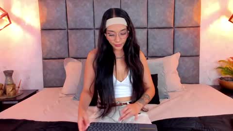 roseaurora online show from May 2026 10:33:01 AM