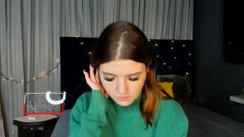 Snapshot of roseblanche2k chatting on December 2024 10:52:02 PM Florin online show from December 2024 10:52:02 PM