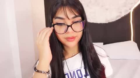 Rose online show from November 2025 01:33:02 PM