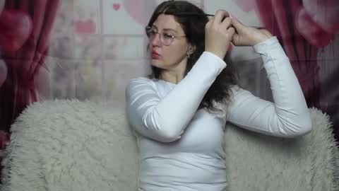 Snapshot of rosehille chatting on April 2026 05:16:02 AM RoseHille online show from April 2026 05:16:02 AM