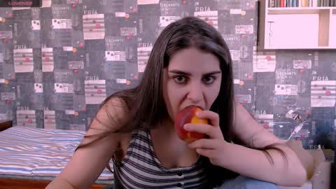 Snapshot of roselina_ chatting on September 2025 09:55:01 AM Rose online show from September 2025 09:55:01 AM