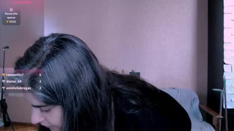 Snapshot of roselina_ chatting on October 2025 10:23:02 AM Rose online show from October 2025 10:23:02 AM