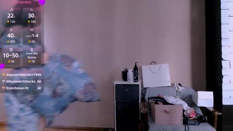 Snapshot of roselina_ chatting on October 2025 10:00:02 AM Rose online show from October 2025 10:00:02 AM