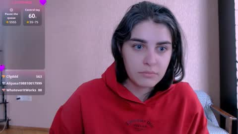 Snapshot of roselina_ chatting on October 2025 07:01:02 AM Rose online show from October 2025 07:01:02 AM