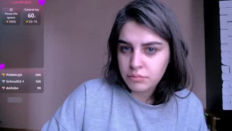 Snapshot of roselina_ chatting on November 2025 07:18:02 AM Rose online show from November 2025 07:18:02 AM